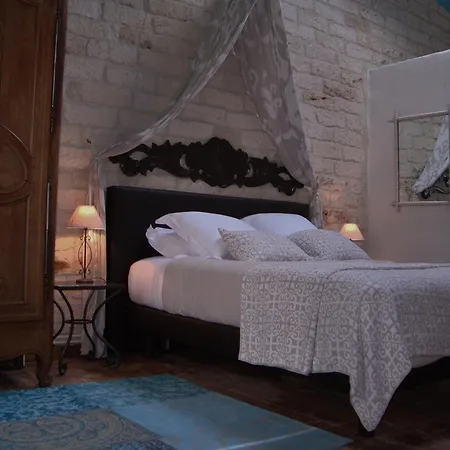 Couette-café L'escampe 3*