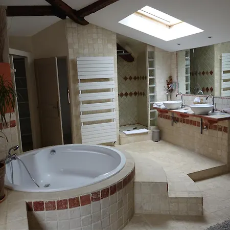 Couette-café L'escampe 3*