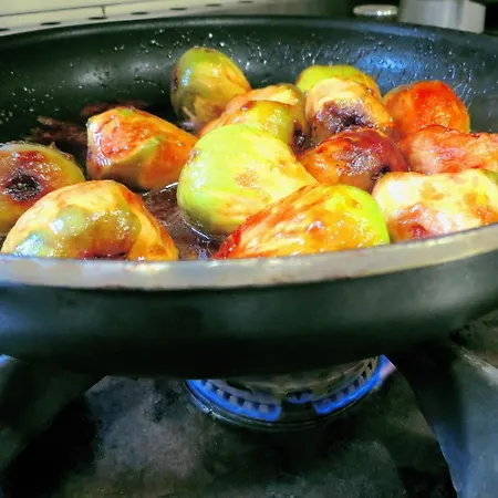 L'escampe לינה וארוחת בוקר 3*